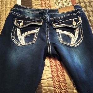 Ariya jeans